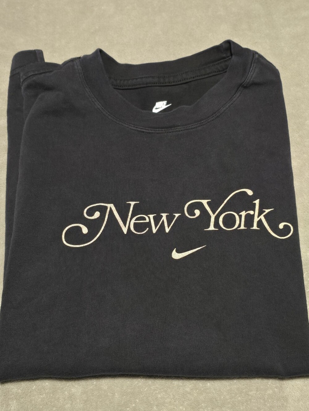 Nike Sportswear Essential NYC T-shirt